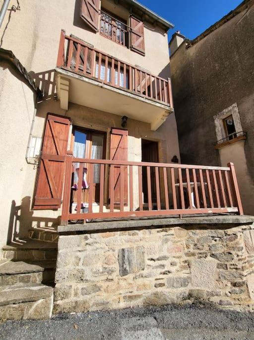 Gite La Taniere De Claire Segur Exterior foto